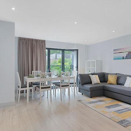 Spacious, 3 Bedroom, 2 Bathroom, Surbiton Ngoại thất bức ảnh