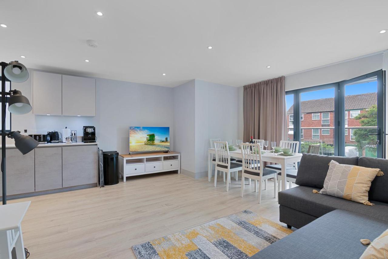 Spacious, 3 Bedroom, 2 Bathroom, Surbiton Ngoại thất bức ảnh