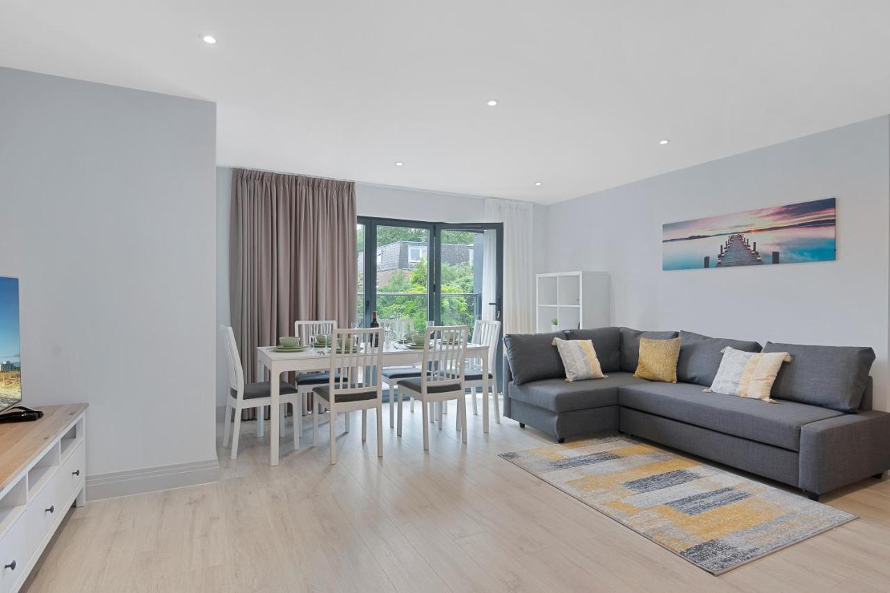 Spacious, 3 Bedroom, 2 Bathroom, Surbiton Ngoại thất bức ảnh