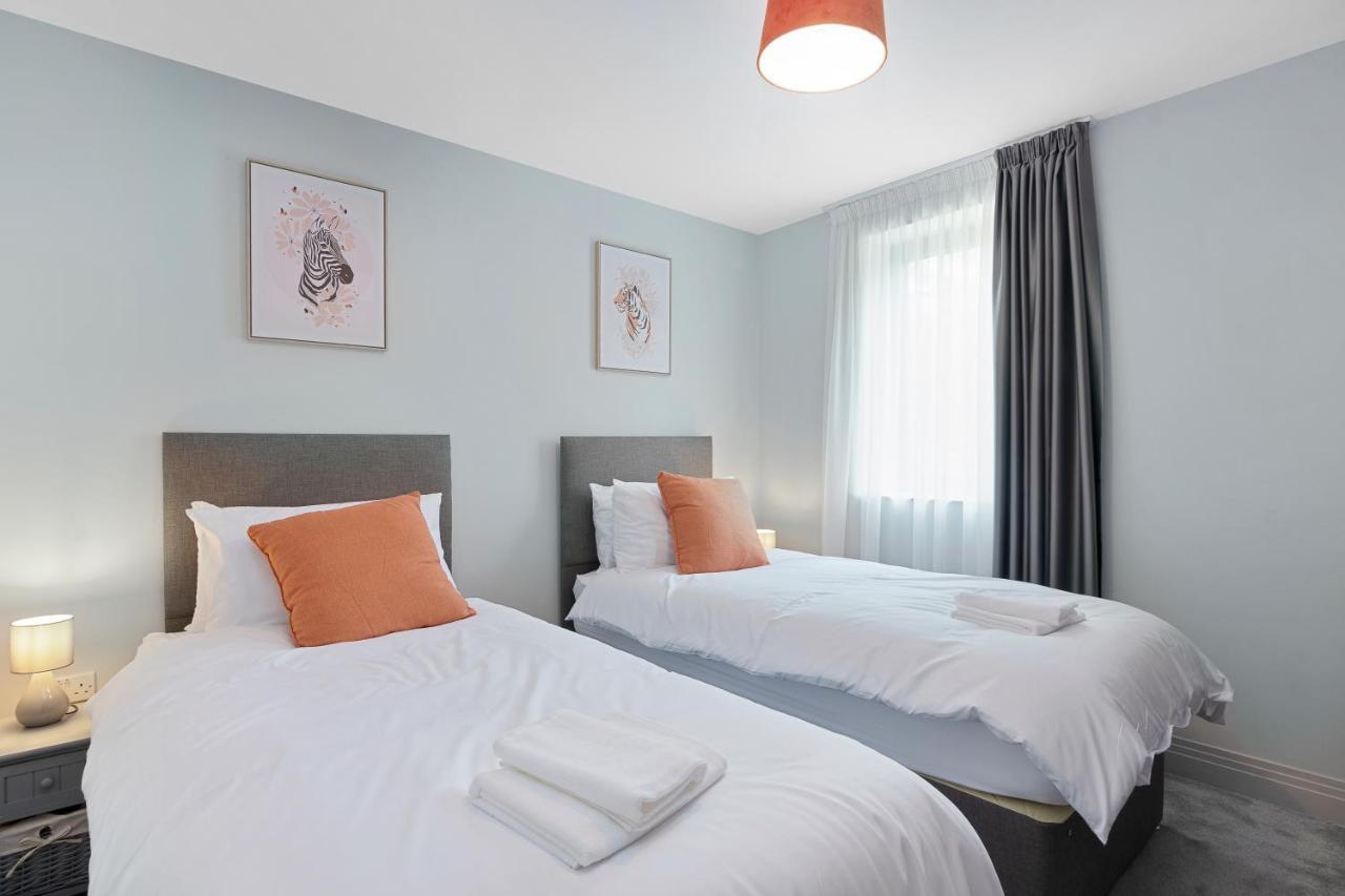 Spacious, 3 Bedroom, 2 Bathroom, Surbiton Ngoại thất bức ảnh