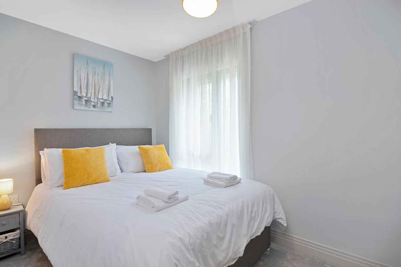 Spacious, 3 Bedroom, 2 Bathroom, Surbiton Ngoại thất bức ảnh